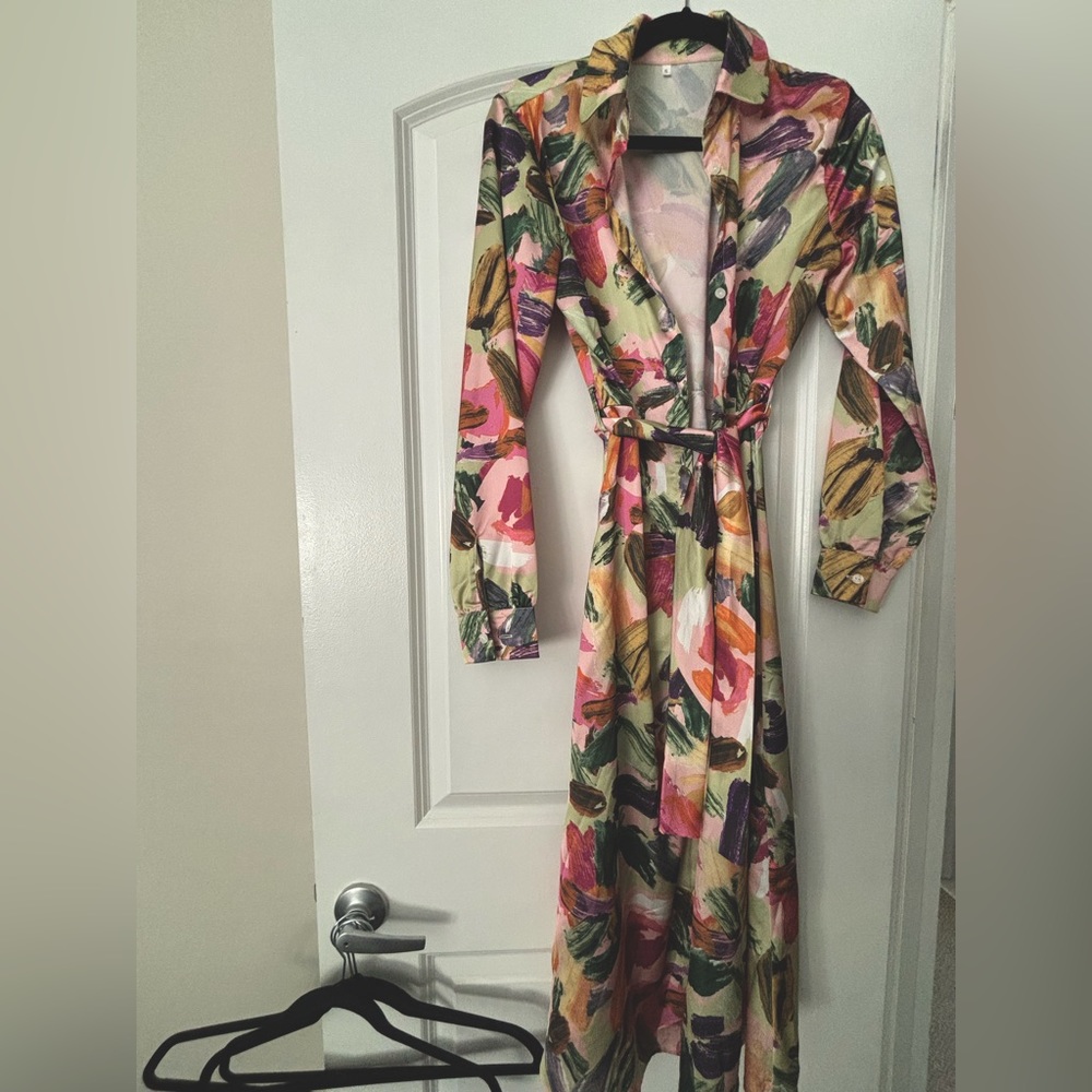 Beautiful colors! Lovely dress for a party!